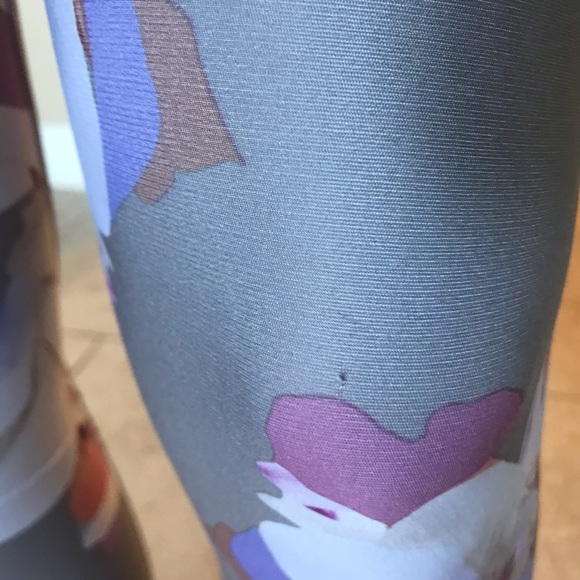 Floral Leggings - Picture 2 of 3